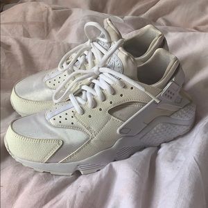Nike Air Huarache-White, Size 8